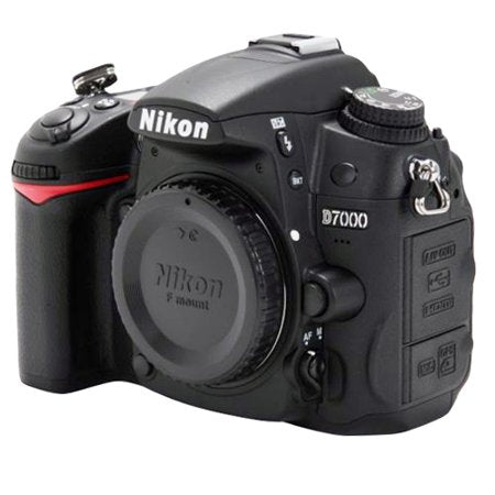 Nikon D7000 with 18-55 mm VR Lens (Used)