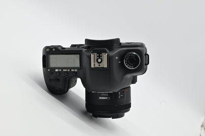 Canon 5D Mark II with 50mm lens f1:8 STM lens