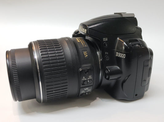 Nikon D3000 With 18-55mm Lens